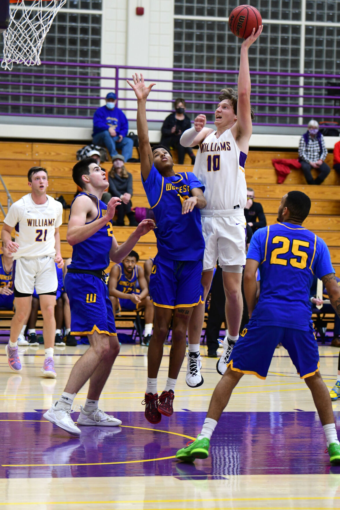 Karren goes for the basket